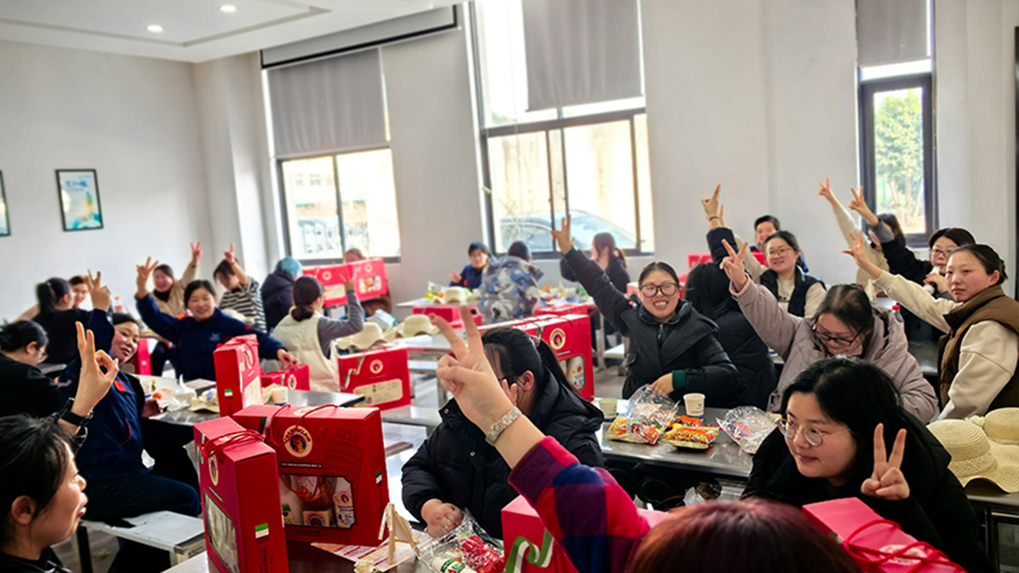 巾幗花爭艷，慶源展巧手——婦女節茶話會手工活動紀實